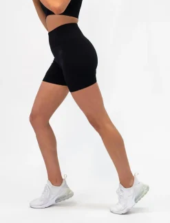 ADAPT Seamless Short Length Shorts Blackout