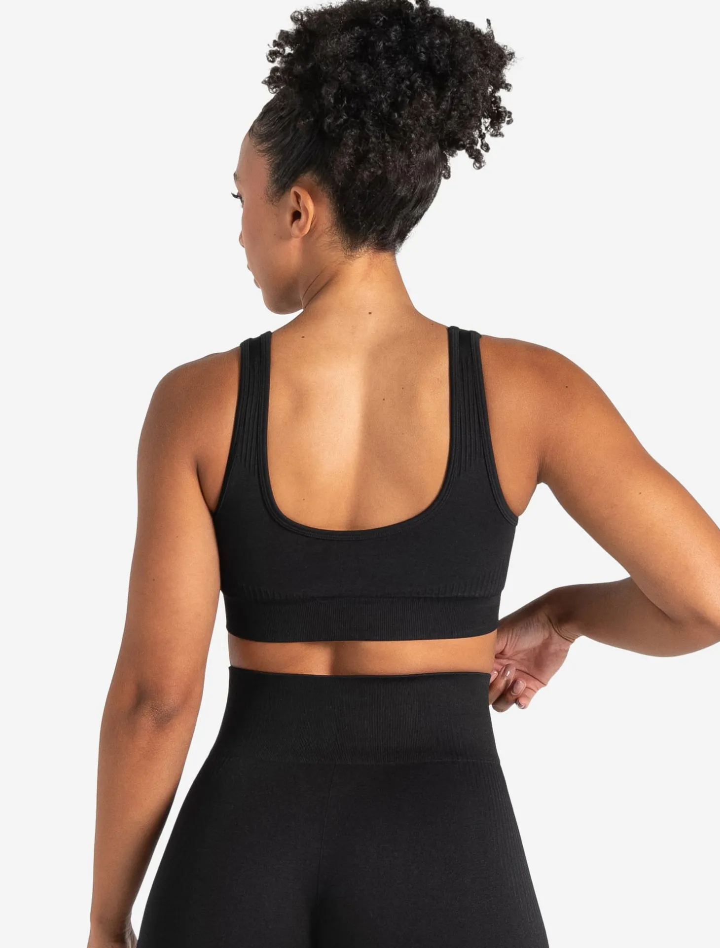 ADAPT 2.0 Seamless Sports Bra Blackout