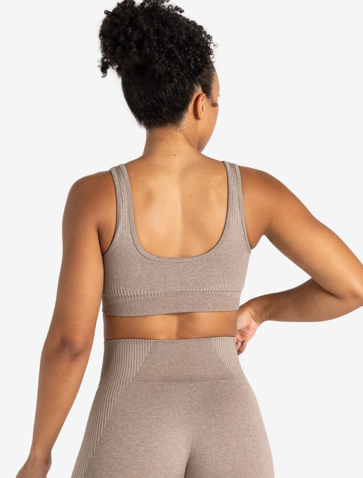 ADAPT 2.0 Seamless Sports Bra Fawn