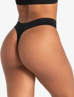 ADAPT 2.0 Seamless Thong Blackout