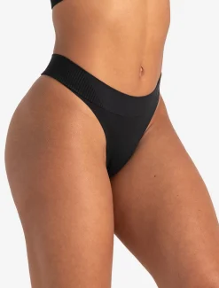 ADAPT 2.0 Seamless Thong Blackout