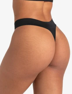 ADAPT 2.0 Seamless Thong Blackout