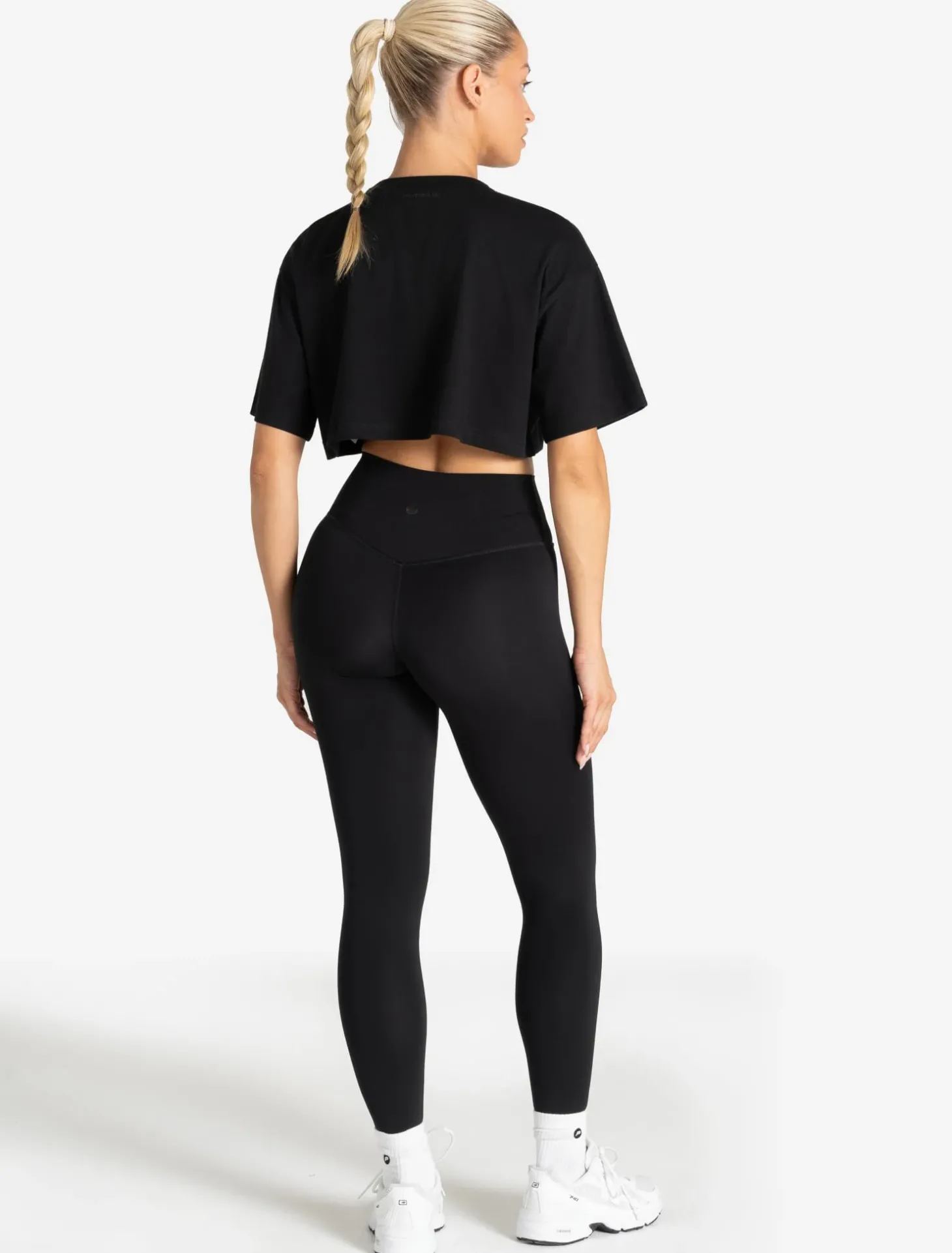 Core Crop T-Shirt Black