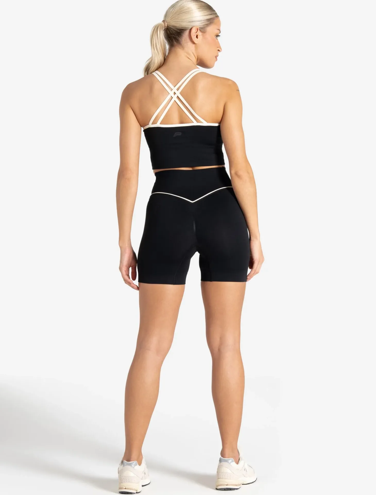 Sculpt Seamless Scrunch Shorts Black/Marshmallow
