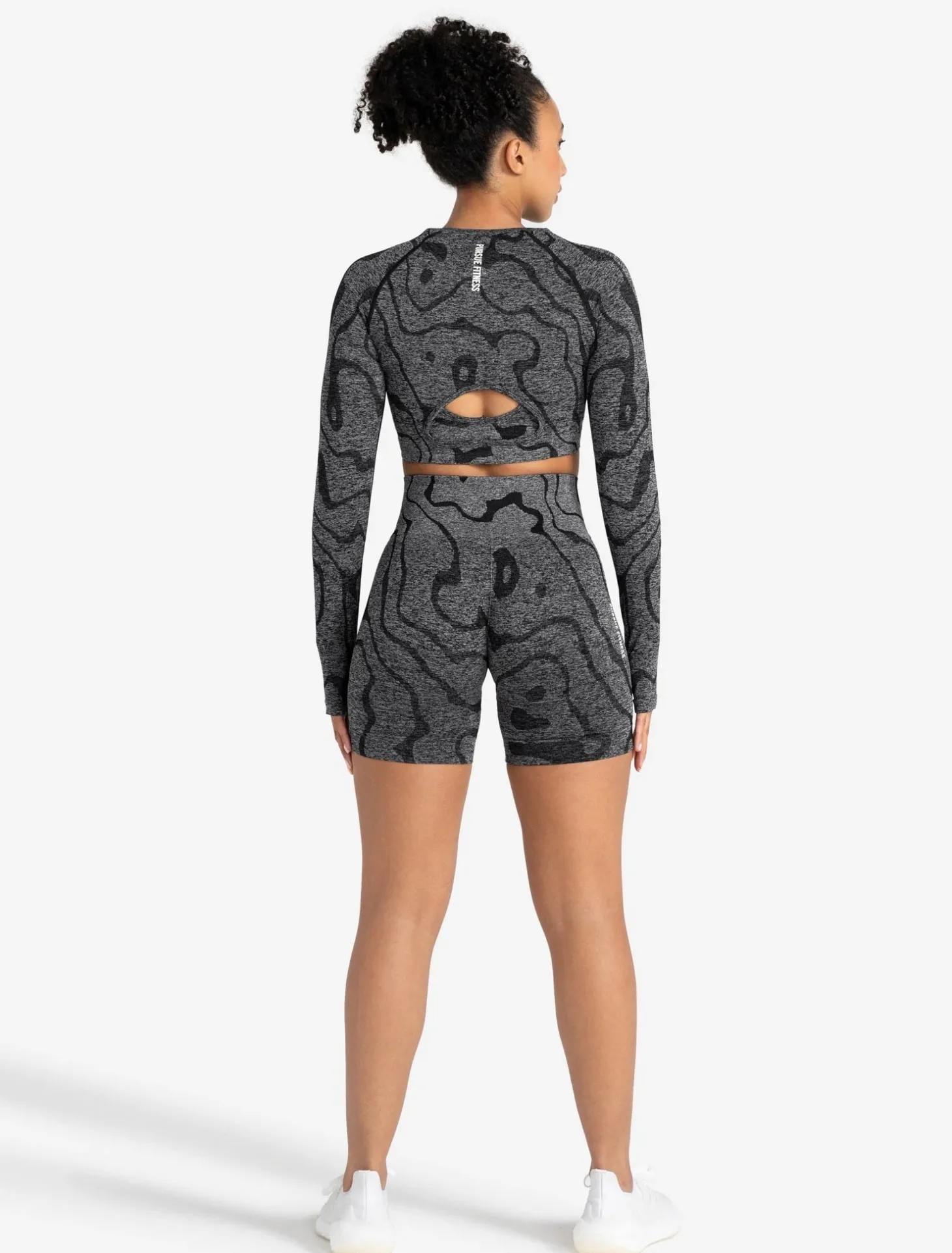 Sustainable Seamless Long Sleeve Crop Top Black